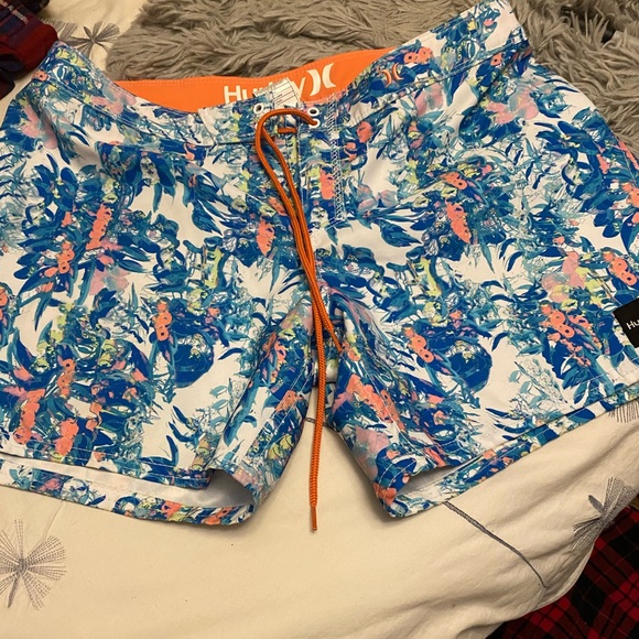 Hurley shorts - Picture 1 of 2